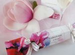 Win a Pink Petal Candle, Diffuser, and Christmas Cracker from NZ Girl
