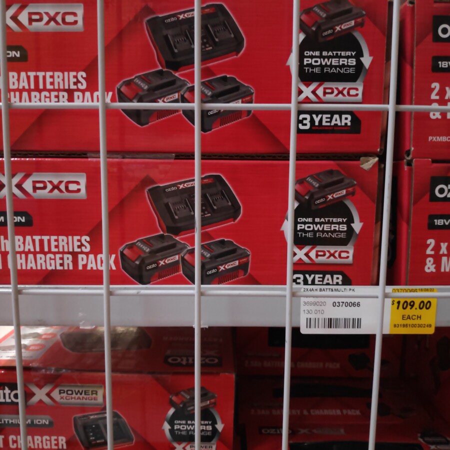 Ozito PXC 2x 4.0Ah Batteries Multi Battery Fast Charger 109